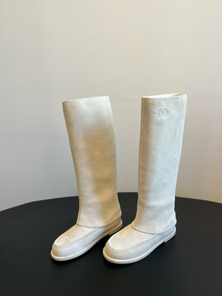 Chane* new suede boots
