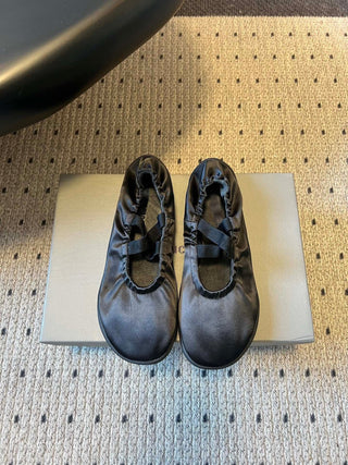 26ss Classic Round Toe Flats with Elastic Lace-Up Straps