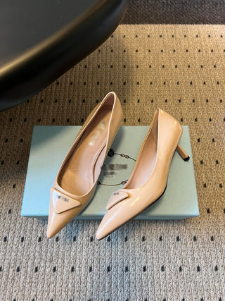 26 Classic Pointed-Toe Low-Heeled Pumps with Triangle Logo