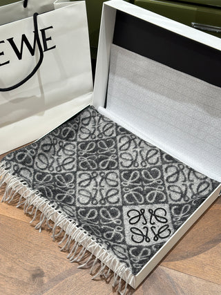 Embossed Scarf 🧣 Black