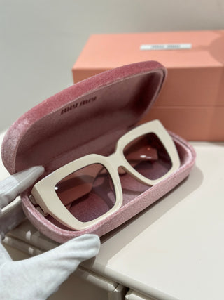 mi⭐️mi⭐️Large Frame Sunglasses