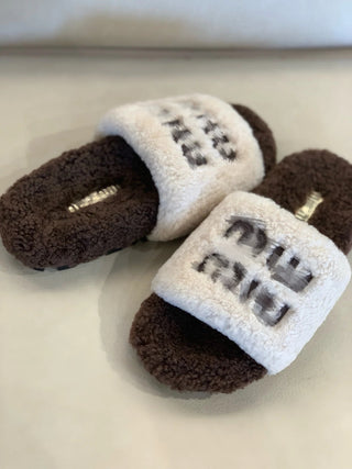 autumn and winter fur slippers