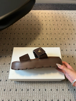 Prad*2026 SS Early Spring New Retro Platform Double Strap Sandals，brown