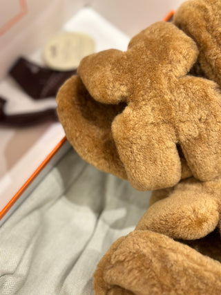 Herme* fur slippers