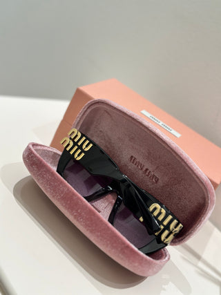 mi⭐️mi⭐️Large Frame Sunglasses