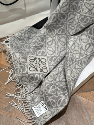 Embossed Scarf 🧣 Grey