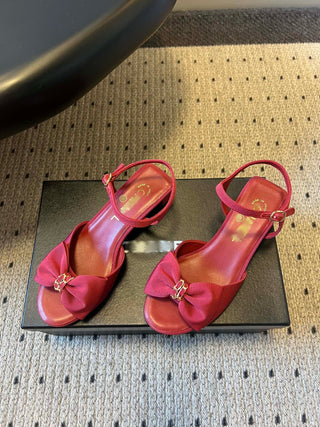26ss Low-heeled ankle sandals with bow