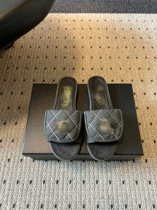 New Spring/Summer Diamond Pattern Sandals