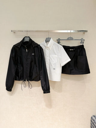 Early spring new arrival: Short, drawstring, zippered windbreaker jacket.