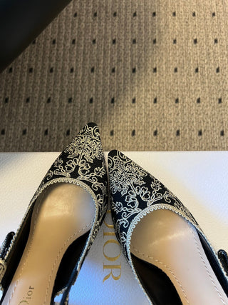 26ss Classic Pointed-Toe Bow High Heels