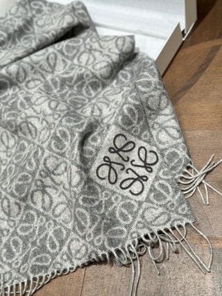 Embossed Scarf 🧣 Grey