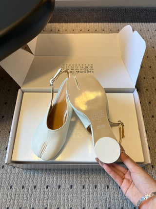 Maison Margiel* Spring/Summer 2026 New Split-Toe Wedge Sandals