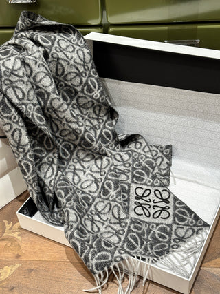 Embossed Scarf 🧣 Black