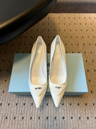 26 Classic Pointed-Toe Low-Heeled Pumps with Triangle Logo