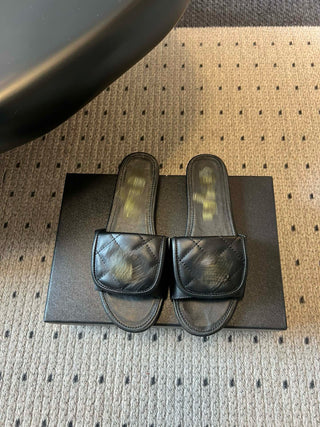 New Spring/Summer Retro Backpack with Gold Buckle Flat Slippers