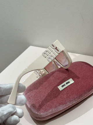 mi⭐️mi⭐️Large Frame Sunglasses