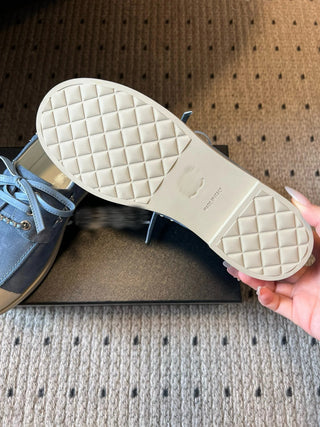 Thin-soled color-blocked lace-up casual shoes