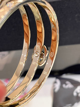 Chane*25P New Collection: Gold Double-C Quilted Slim Bangle & Bracelet 3-Piece Set
