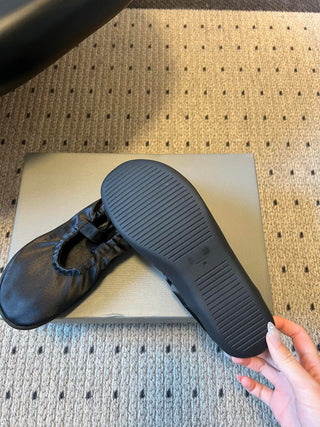 26ss Classic Round Toe Flats with Elastic Lace-Up Straps