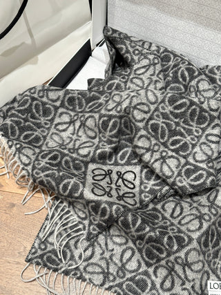 Embossed Scarf 🧣 Black