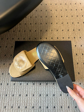 New Spring/Summer Retro Backpack with Gold Buckle Flat Slippers