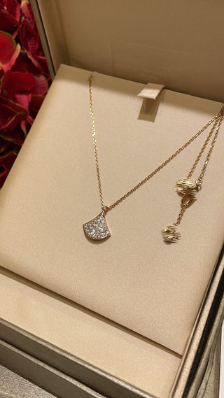 Small fan-shaped rose gold necklace with full diamonds (925 silver + zircon)