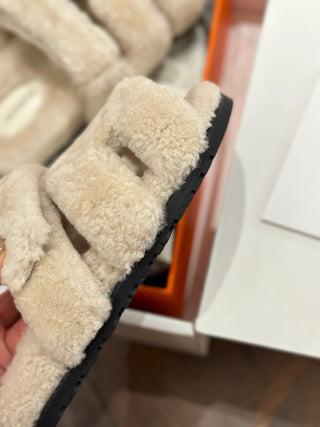 Herme* fur slippers