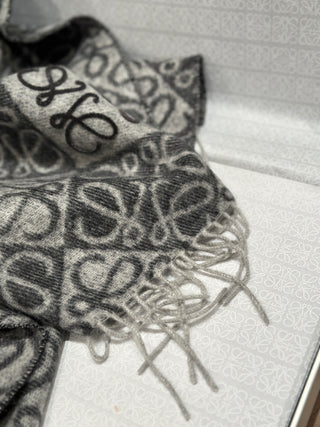 Embossed Scarf 🧣 Black