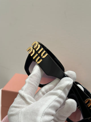 mi⭐️mi⭐️Large Frame Sunglasses