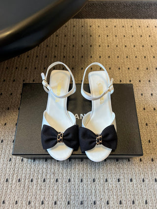 26ss Low-heeled ankle sandals with bow