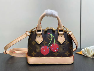 Mini seashell bag with old cherry blossoms