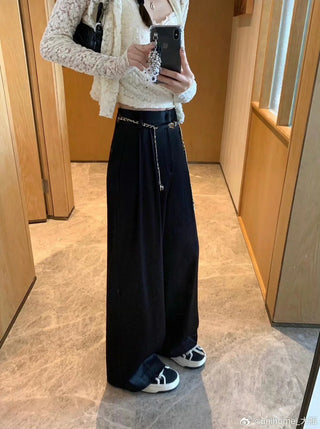 black three-dimensional diamond pattern heart-shaped gold double C leather chain belt.