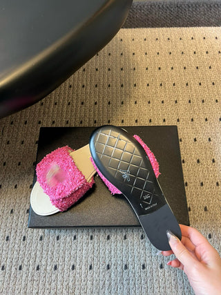 New Spring/Summer Retro Backpack with Gold Buckle Flat Slippers