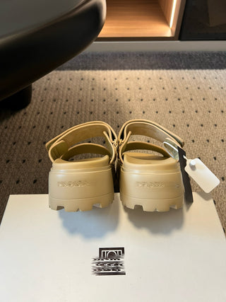 Prad*2026 SS Early Spring New Retro Platform Double Strap Sandals

Beige