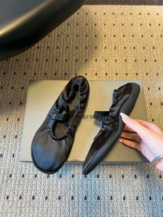 26ss Classic Round Toe Flats with Elastic Lace-Up Straps