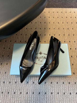 26 Classic Pointed-Toe Low-Heeled Pumps with Triangle Logo