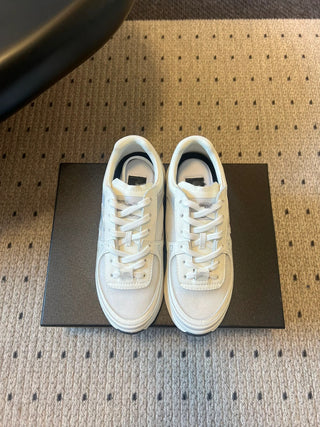 26SS Early Spring New Collection: Black and White Simple Athletic and Casual Shoes