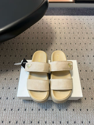 Prad*2026 SS Early Spring New Retro Platform Double Strap Sandals

Beige
