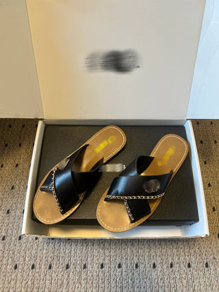 26ss Metal chain embellished criss-cross strap flat sandals