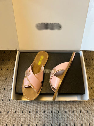 26ss Metal chain embellished criss-cross strap flat sandals