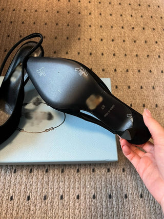 Retro Triangle Logo Pointed Kitten Heels