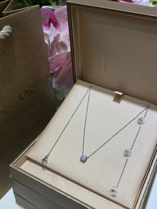 White gold single diamond necklace