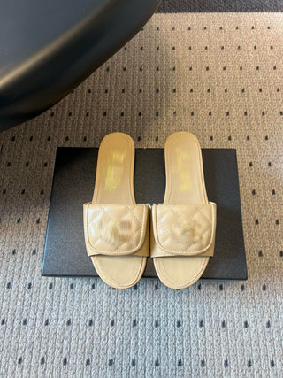 New Spring/Summer Retro Backpack with Gold Buckle Flat Slippers