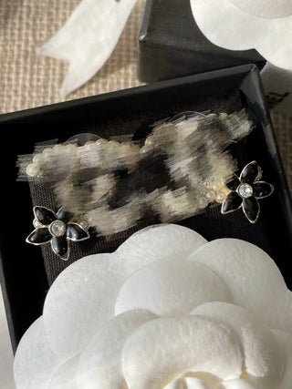 Black Flower Double C Stud Earrings