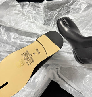 Split-toe Chelsea boots