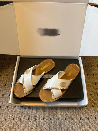 26ss Metal chain embellished criss-cross strap flat sandals