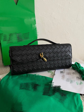 andiamo Slouch clutch, black.