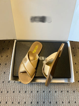 26ss Metal chain embellished criss-cross strap flat sandals