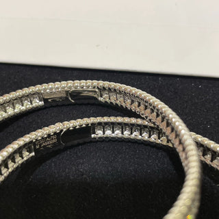 Single row of diamonds white gold bracelet