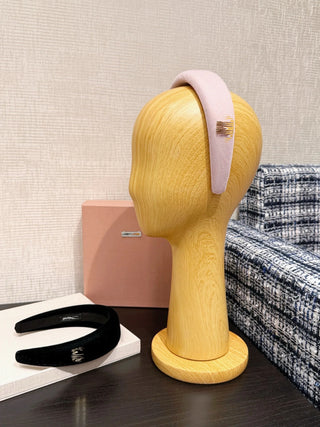 26 New logo letter velvet headband 🩷